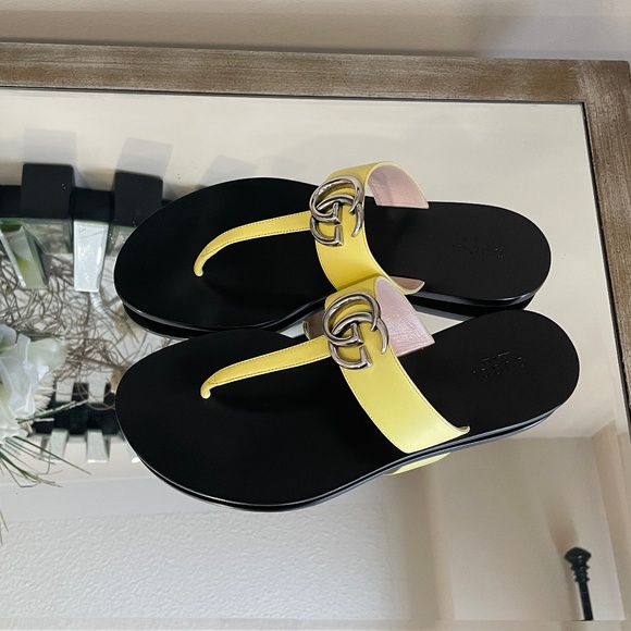 Gucci - Authentic Thong Sandals - Picture 4 of 4